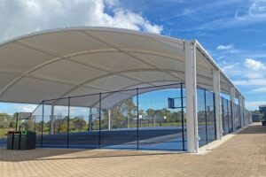 tenda membrane lapangan padel